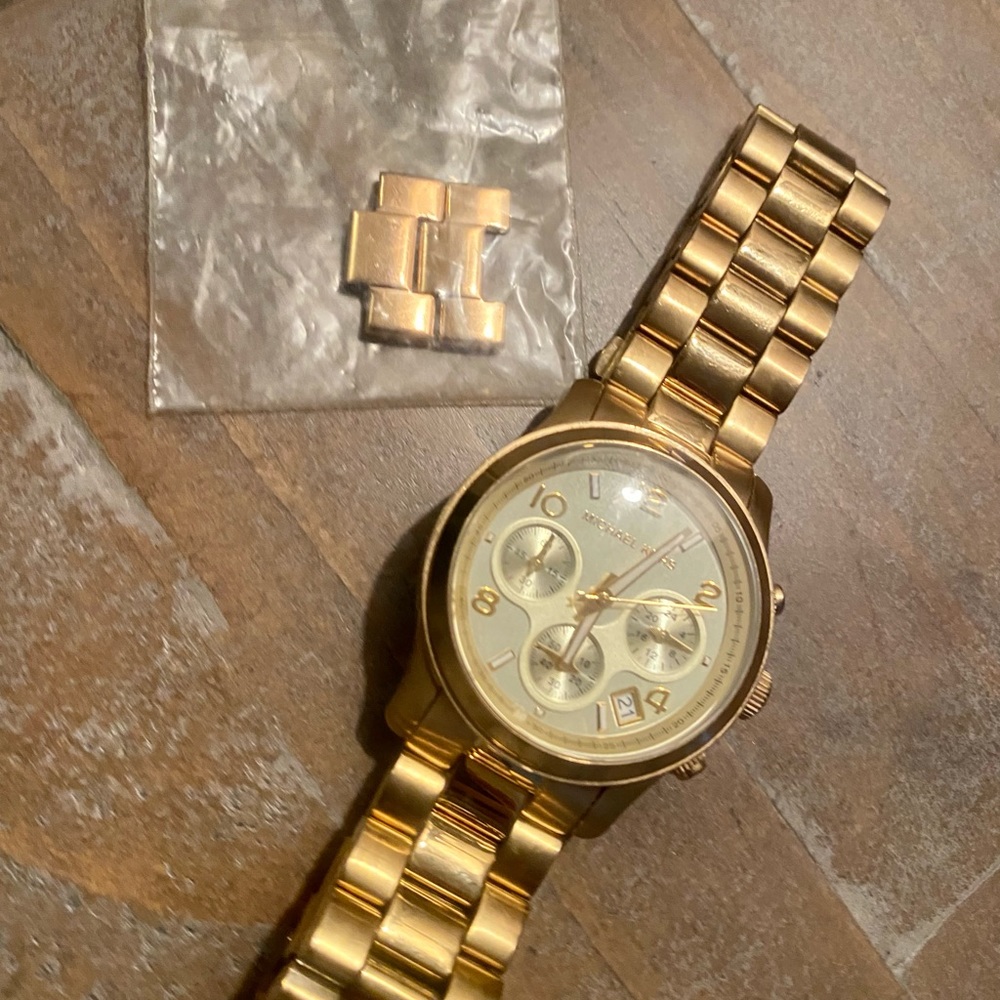 MK Gold Watch - Picture 2 of 8